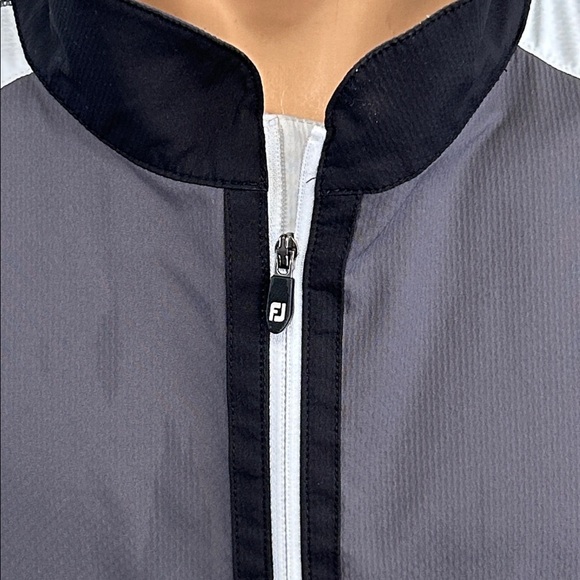 FootJoy 1/4 Zip Pullover short sleeve windbreaker. L - Picture 4 of 8